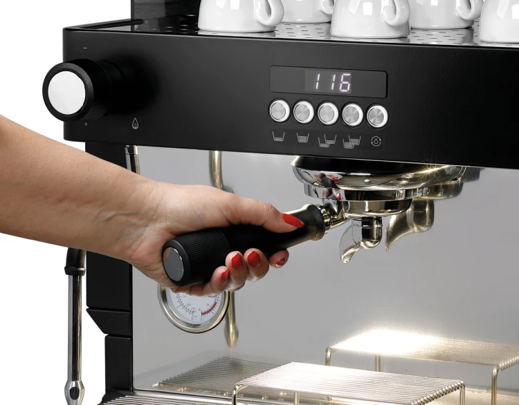 Ekspres do kawy kolbowy Bartscher Coffeeline B30 – 3 grupy, 17,5 l=