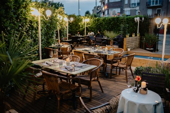 Ogródek restauracyjny – przepisy, formalności i trendy w aranżacji w 2026 roku